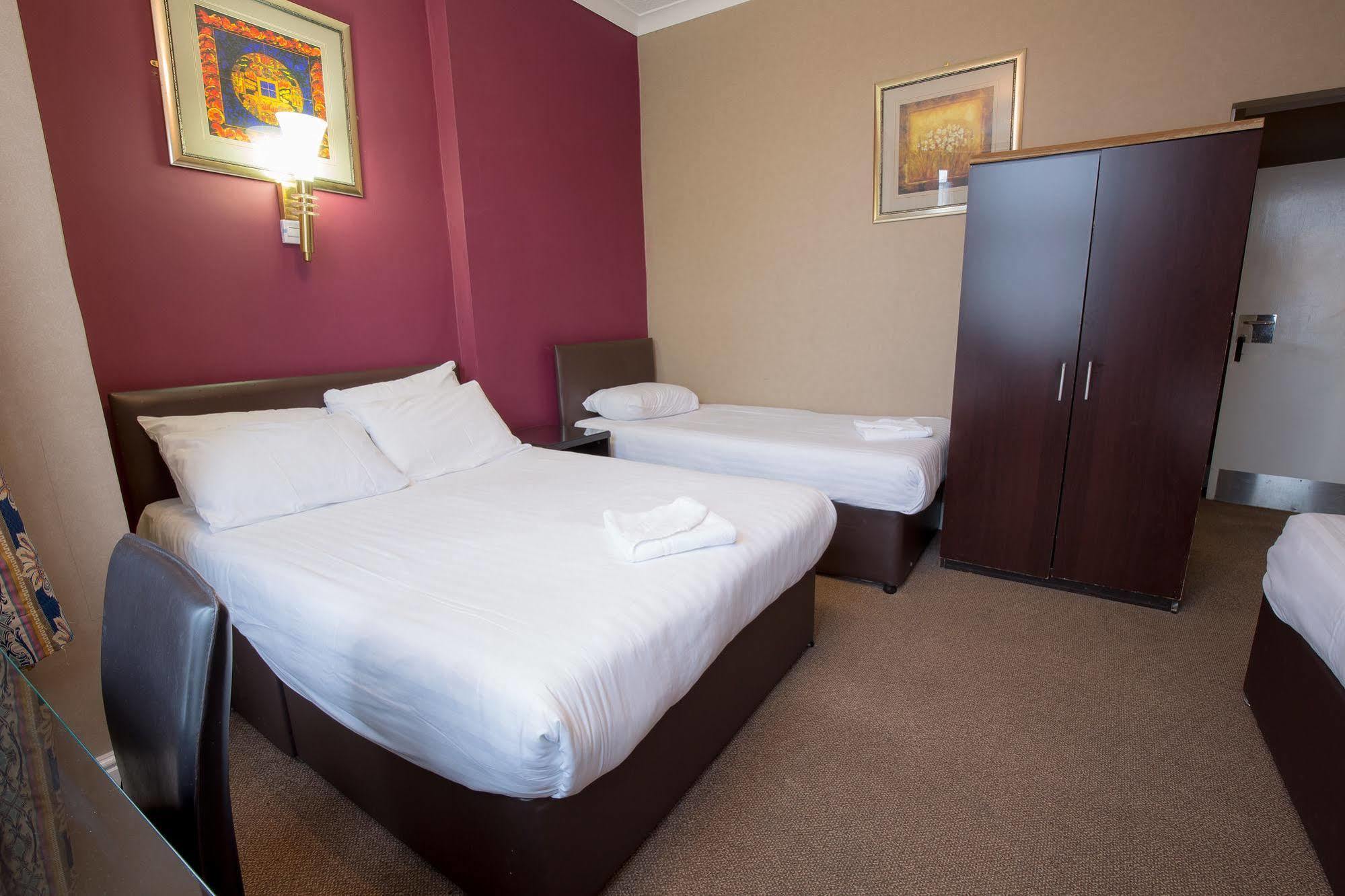 Rossmore Hotel Ілфорд Екстер'єр фото