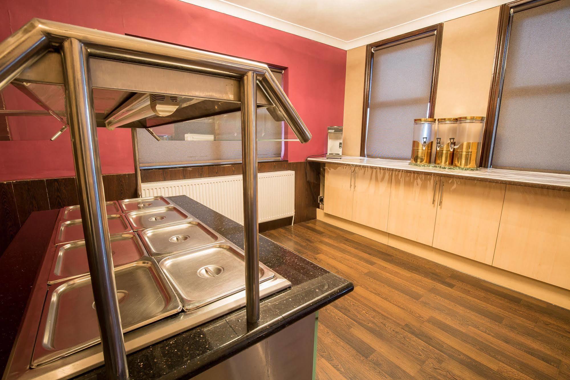 Rossmore Hotel Ілфорд Екстер'єр фото